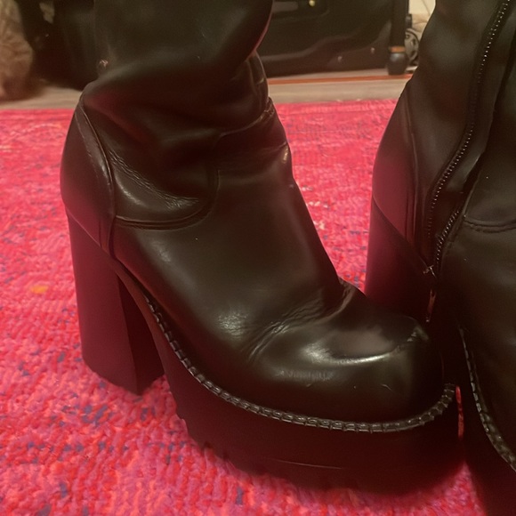 Vintage Leather Steve Madden Platform/Chunky Boots - Picture 2 of 9